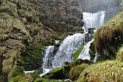 75 Le spettacolari fragorose cascate delle Sorgenti dell'Enna-'Fiume Latte'
